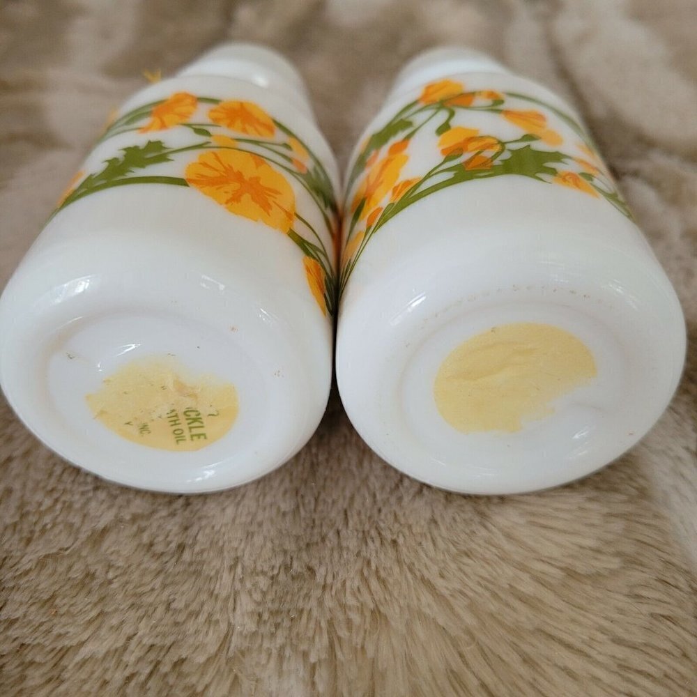 Vintage Avon Milk Glass Salt & Pepper Shakers 1960-70 Retro Green Orange - Picture 5 of 7
